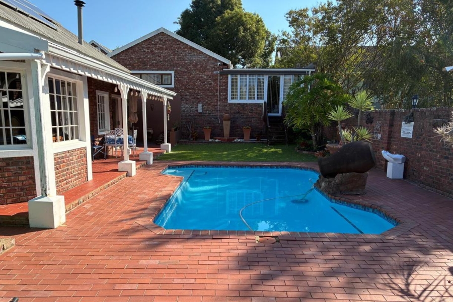 7 Bedroom Property for Sale in Heather Park Western Cape